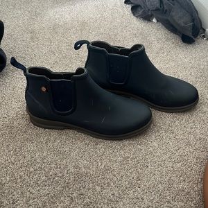 Navy Bogs rain boots